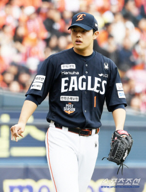 [청룡랭킹] 문동주, 플레이오프 활약으로 청룡랭킹 1위까지 접수