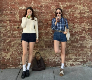 ‘정자매’ 제시카·크리스탈, 다정한 손 맞잡고…자매 케미 ‘훈훈’[SCin스타]