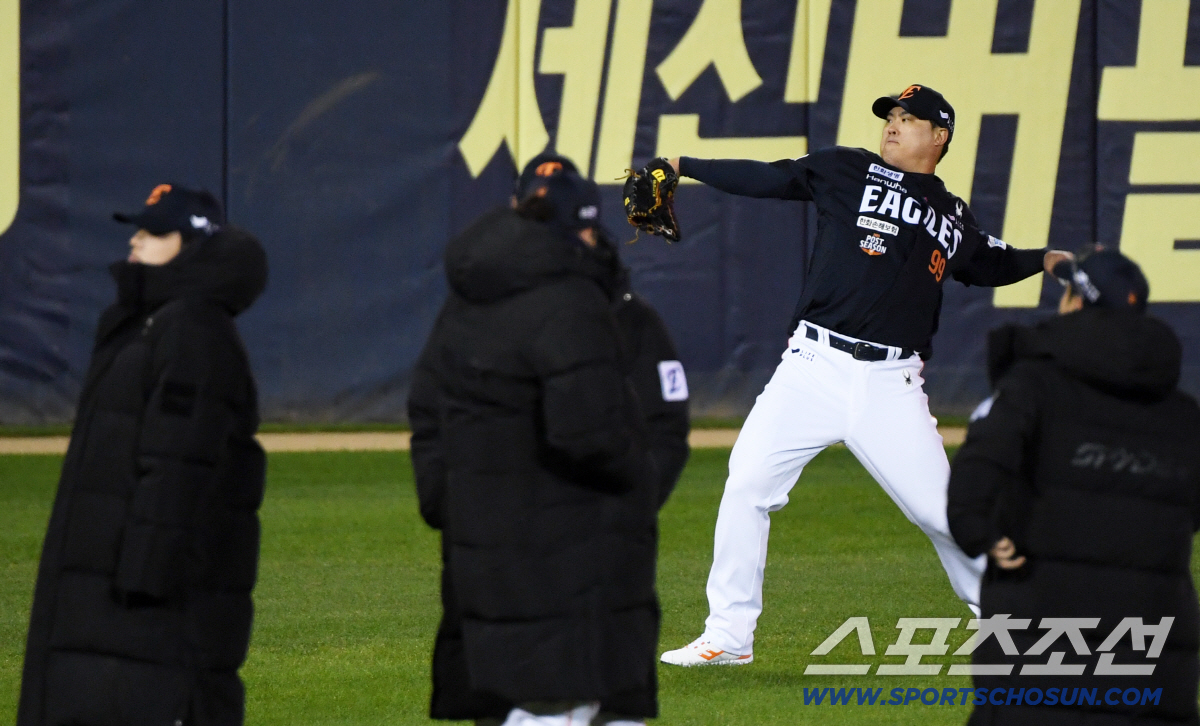 [포토] 류현진 'KS 2차전 반드시 잡는다'
