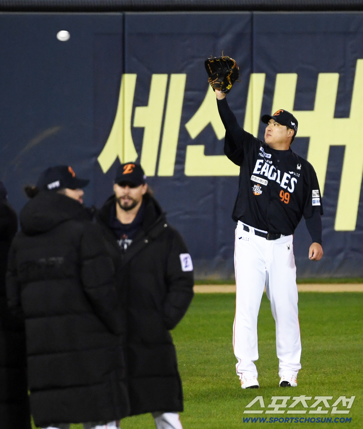 [포토] 류현진 '무거운 어깨'