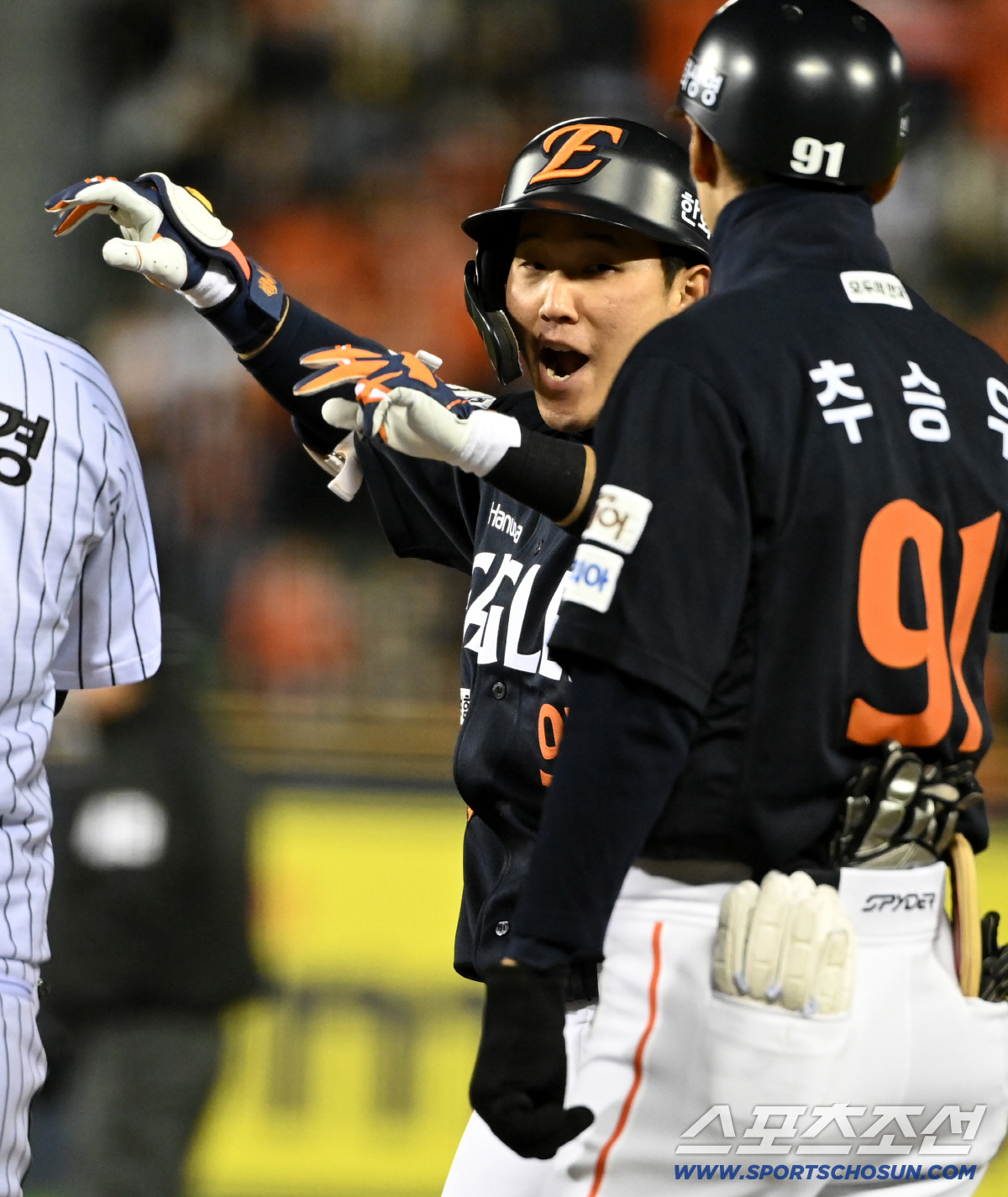 [포토] 황영묵, 1회 선두타자 안타!