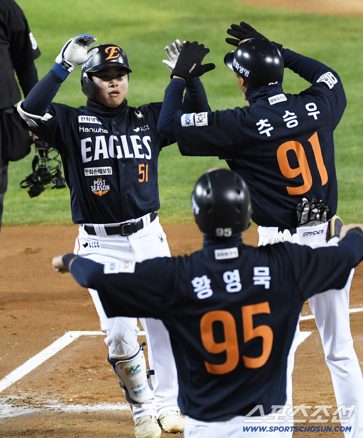 ERA 1.59 설움 제대로 풀었다…잠실 맞아? 한화 타선 제대로 터졌다…