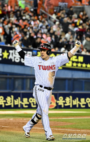 2차전 MVP 내놔! '류현진 저격수' 제철 맞이 '가을참치' 뜨거운 포효…기록은 거짓말 안한다 [잠실피플]