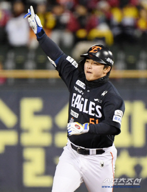 이럴수가. 1회 4점 뽑았는데 2회부터 1안타 침묵. 박동원-문보경 투런포 9타점 합작 LG 13대5 대역전승. 우승확률 100%[KS2 리뷰]