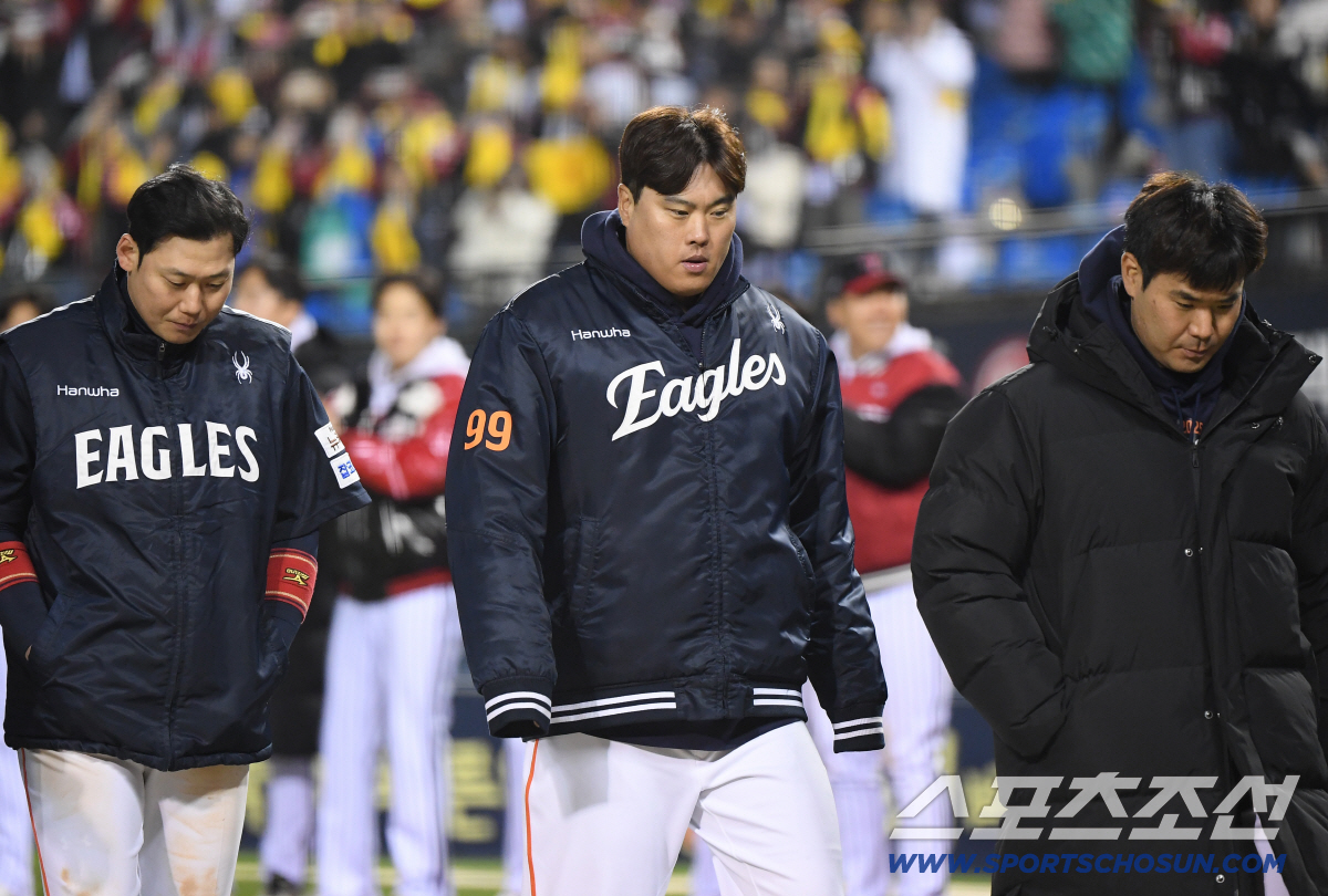 대충격 류현진, 이런 굴욕 기록이.. 21C 한국시리즈 '선발 최다실점'…