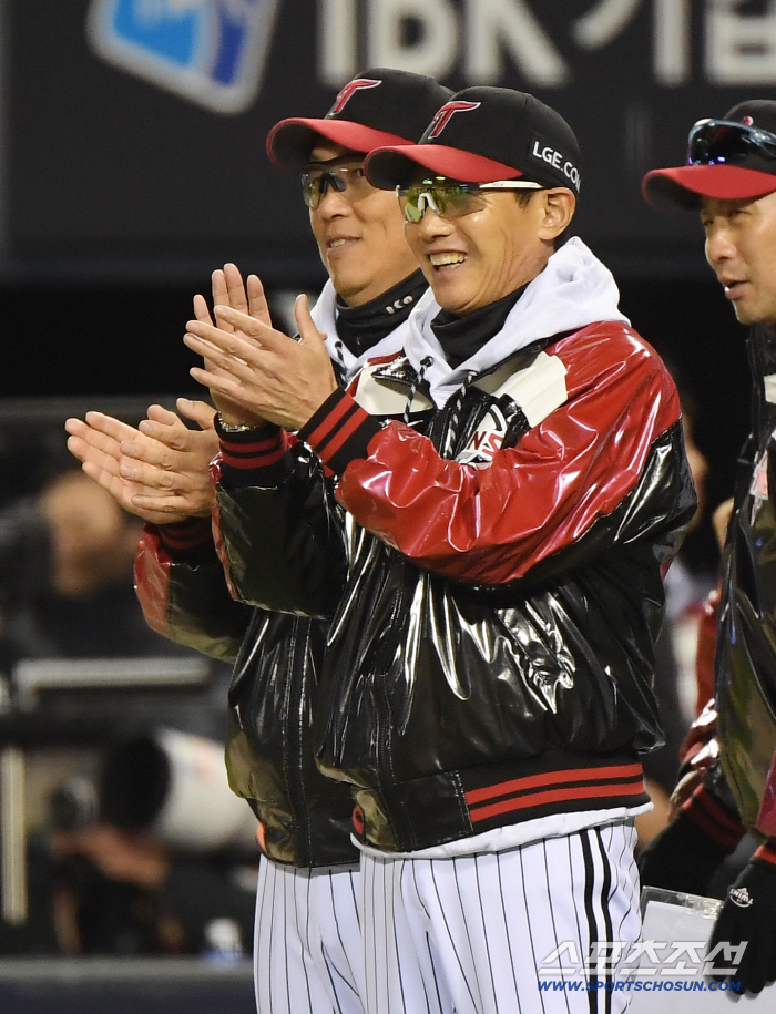 "주영이는 준비해뒀는데..." 3차전은 폰세. 염갈량은 아직도 결정못했다. "치리노스 내일 움직이는 거 보고"[잠실 코멘트]