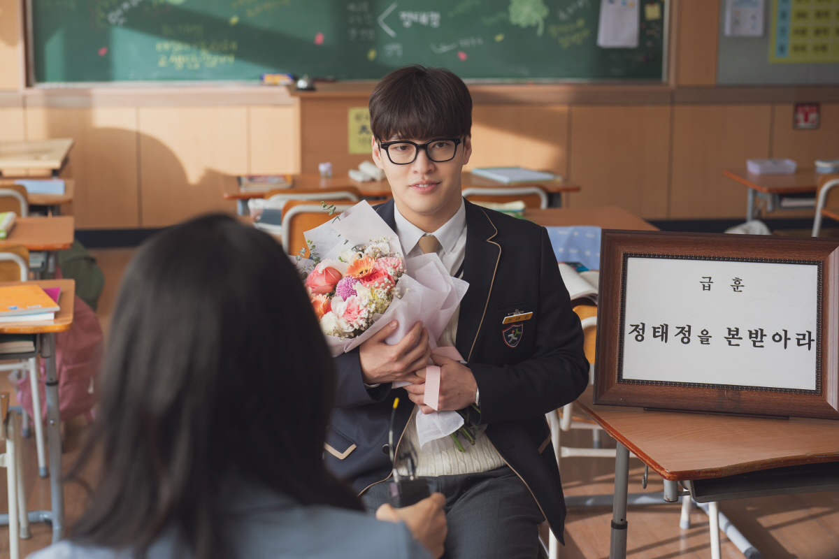 [SC인터뷰] "잘생긴 사람 많이 봤는데, 은우 비주얼에 비하면 나는…"…