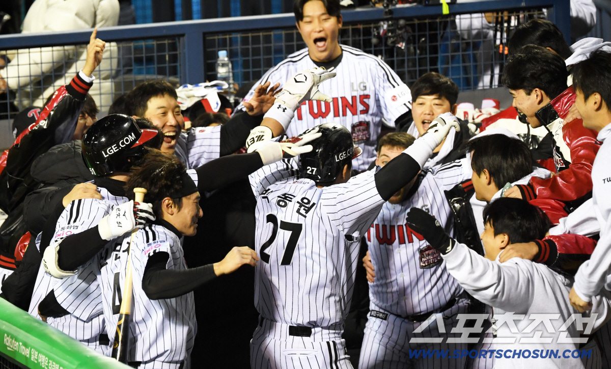 '1회 4실점→불펜 막고→박동원 투런포→역전승' 2023년 2차전 보는 …