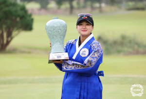 KLPGA 정규 투어 첫 중국인 우승 리슈잉, 세계랭킹 138위로 도약