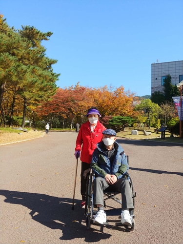 뇌졸중 남편 18년간 간호하던 70대, 장기 기증으로 4명 살려