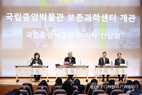(서울=연합뉴스) 강민지 기자 = 유홍준 국립중앙박물관 관장이 28일 서울 용산구 국립중앙박물관에서 기자간담회를 하고 있다. 2025.10.28 mjkang@yna.co.kr