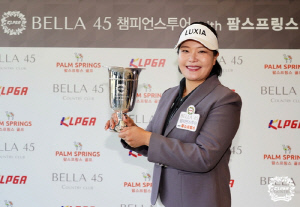 최혜정, KLPGA 챔피언스투어 2개 대회 연속 우승…시즌 3승