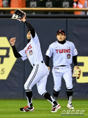'형, 나 못 믿어요?' 최원영 타구까지 낚아챈 박해민, 어쩔 수 없는 수비 본능에 머쓱한 미소[잠실 현장]