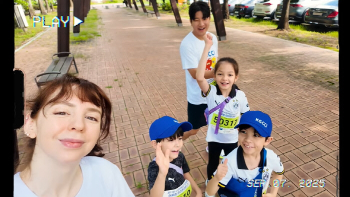 안나, '암극복' 후 ♥박주호+삼남매와 마라톤 참가 "조금 달려봤어요" …