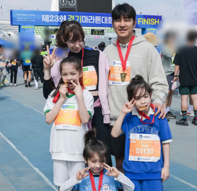안나, '암극복' 후 ♥박주호+삼남매와 마라톤 참가 "조금 달려봤어요" …
