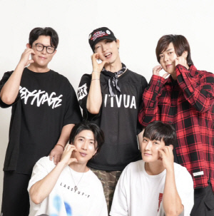 H.O.T, SM떠난 이수만 품으로? 10년만 전화에 