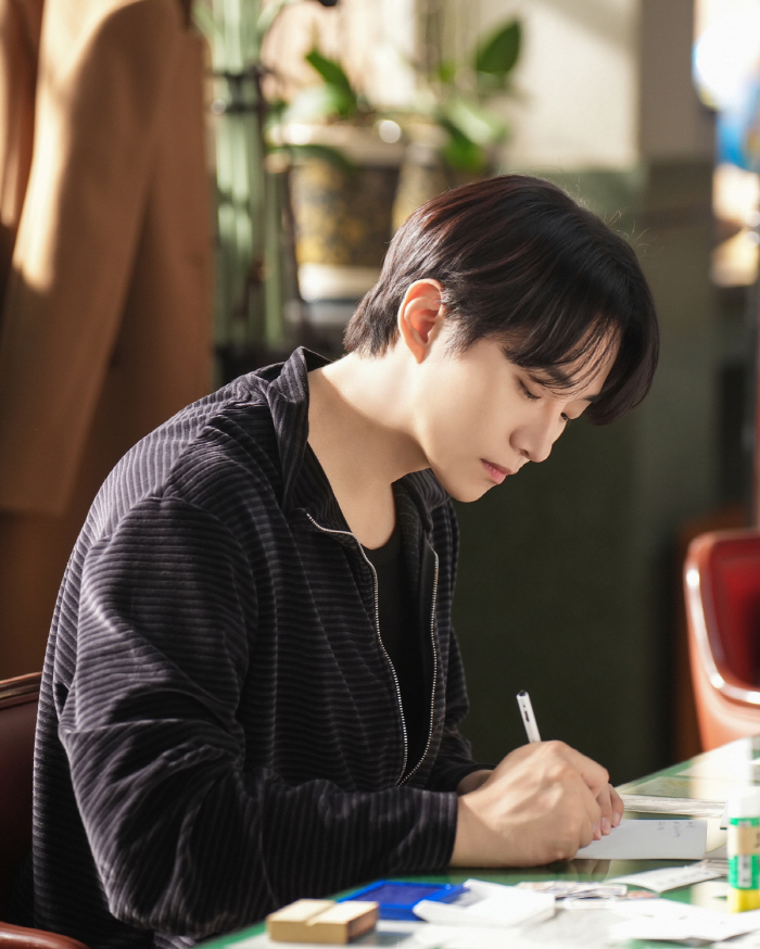 이준호, '태풍상사' 띵작으로 만든 '착붙 열연'..25년 '청춘 아이콘' 등극