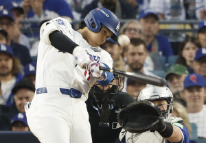 아니, 저 몸쪽 공을 어떻게 저리 잡아당기나...신의 경지 오타니, 슈어저 상대 WS 2호 홈런