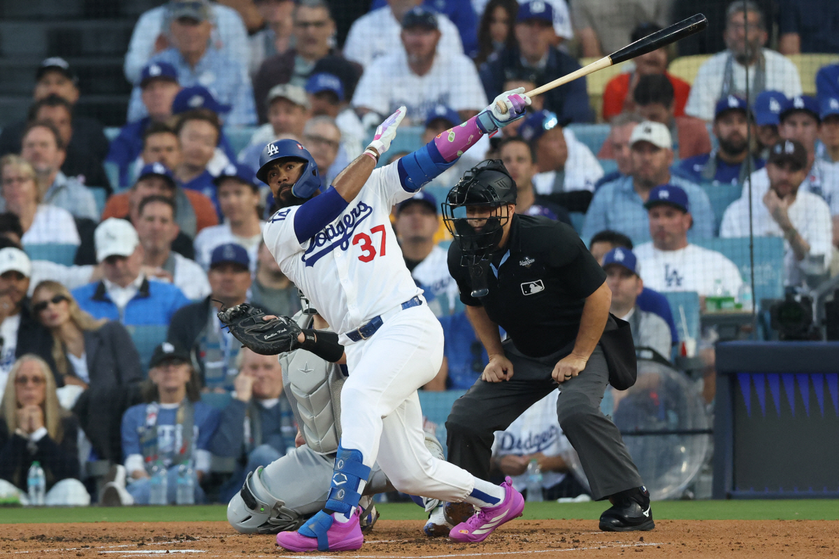 [WS3] 테오스카 시속 175㎞ 총알타구, 125m 날아가 관중 속으로…