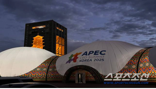 "안도 밖도 모두 K-테크의 대향연" 필드원 K-TECH 에어돔,삼성·L…