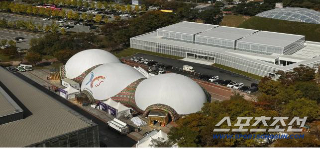 "안도 밖도 모두 K-테크의 대향연" 필드원 K-TECH 에어돔,삼성·L…