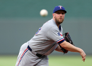 '한국 떠나 573억 잭팟' 류현진도 뛰어넘는다…'예상가 430억' 37살 첫 FA는 기적이다