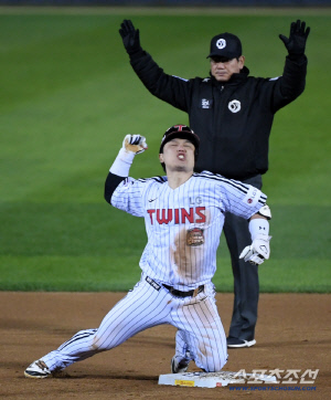 '홈런 4타점'도 MVP 어림없다 → LG는 MVP 커트라인 왜이리 높나. 그래도 제일 치명타는 박동원이 날렸다