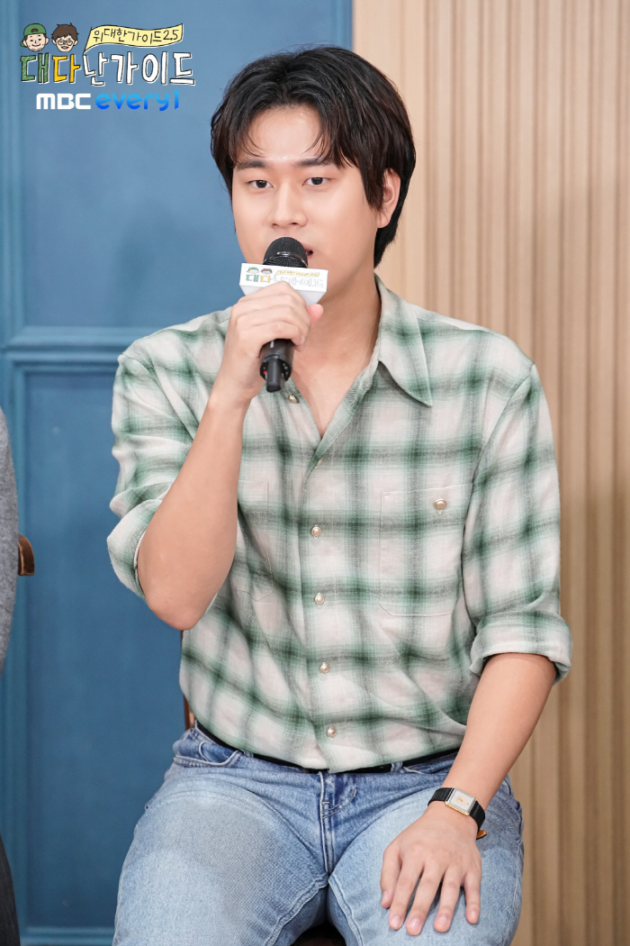 '위대한 가이드2.5' 이무진 "섭외 연락, 간절히 기다려…원래는 본업 위주의 삶만"