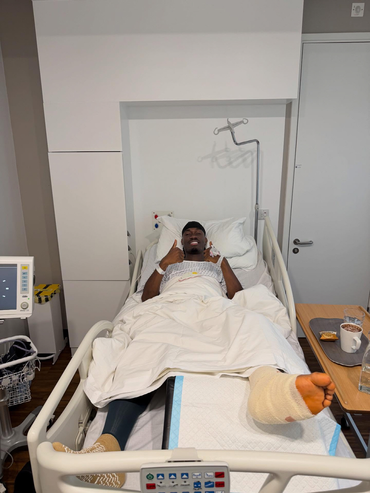 英 단독 보도! 헤어질 때가 됐다...손흥민 끌어안고 '눈물 펑펑', 이…