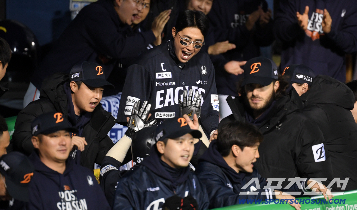 '오늘은 됐다 싶었는데' 1회 포효하던 손아섭과 노시환의 기쁨은 오래가지…