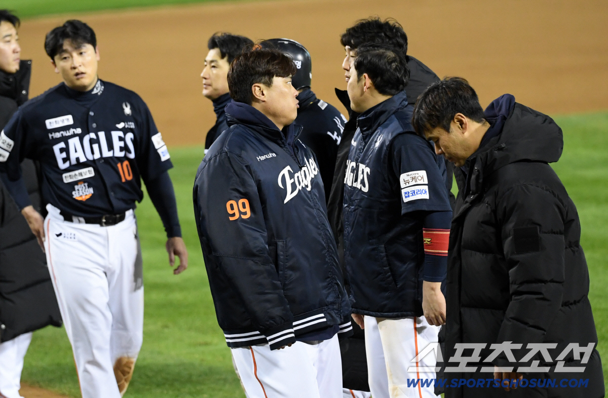 '오늘은 됐다 싶었는데' 1회 포효하던 손아섭과 노시환의 기쁨은 오래가지…