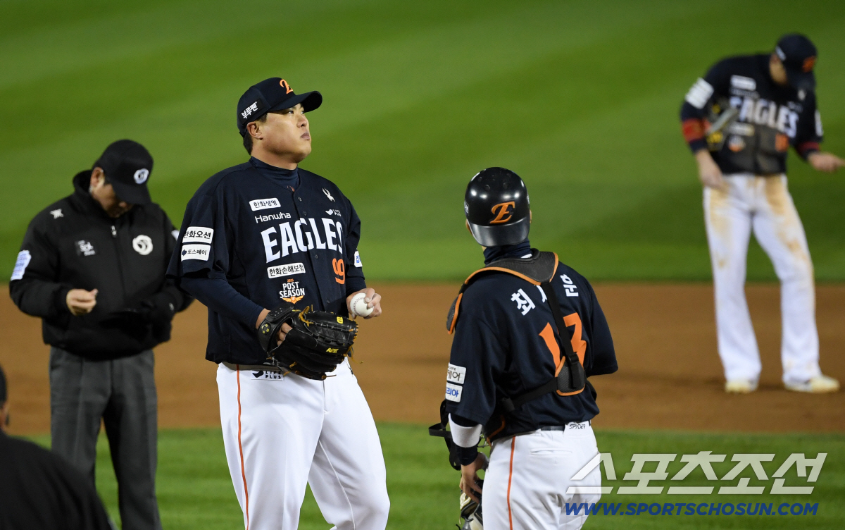 '오늘은 됐다 싶었는데' 1회 포효하던 손아섭과 노시환의 기쁨은 오래가지…