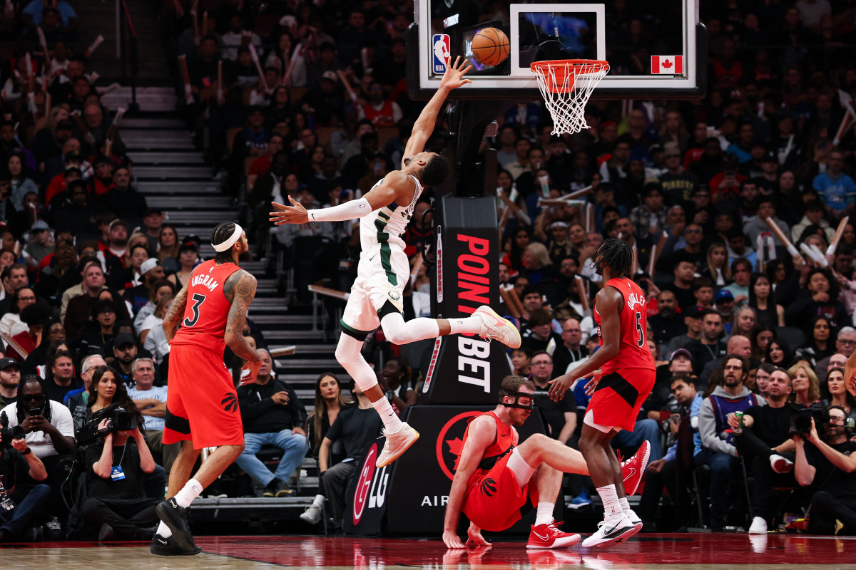 '웸반야마 광풍' SGA 평균 40득점 삼켰다. 웸비, 주간 MVP 등극…