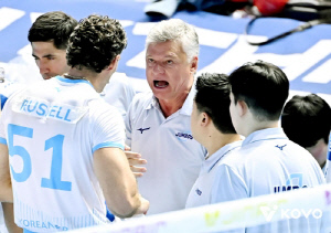 '유니폼 착용 위반' 대한항공에 제재금 부과…한전은 조치 요구