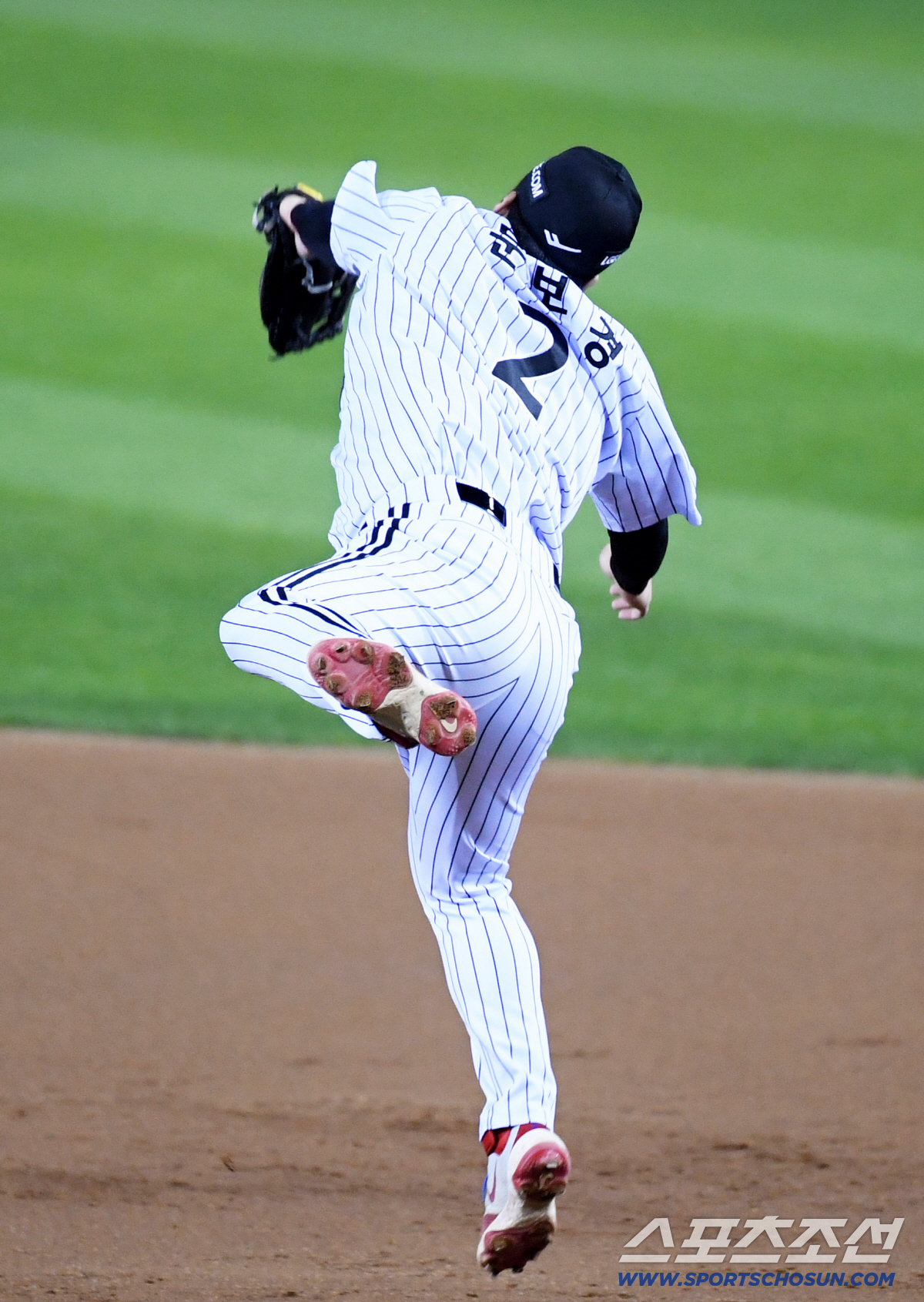 "사진찍나 했는데 못이기겠더라." 4타점 선배의 MVP 뺏어간 4안타 5…