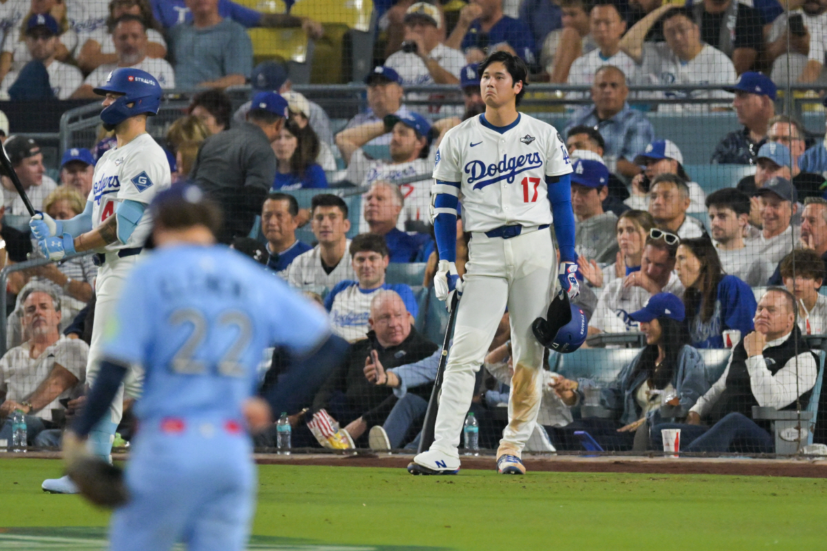 18이닝 9출루 기적에, 투수까지 하느라 지쳤나...11연속 출루보다 더…