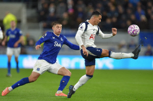 “토트넘 돌아가겠다” 쏘니 우리 좀 살려줘!...역대급 부상 사태 초비상 “1군 단 15명뿐”