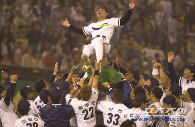 "김서현, 팔 스윙을 바꿔야…" 78세 국민감독의 애정가득 조언. 벽에 …