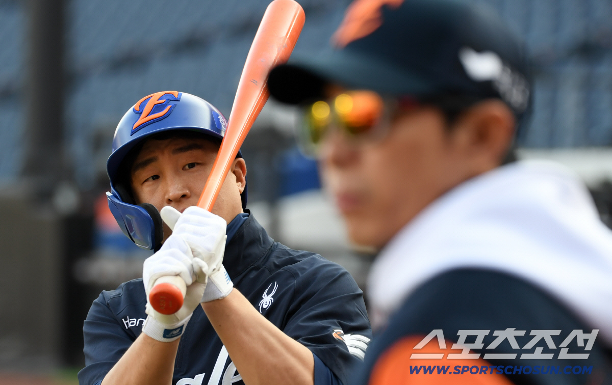 [포토] 손아섭 '가을야구 이대로 못 끝내'