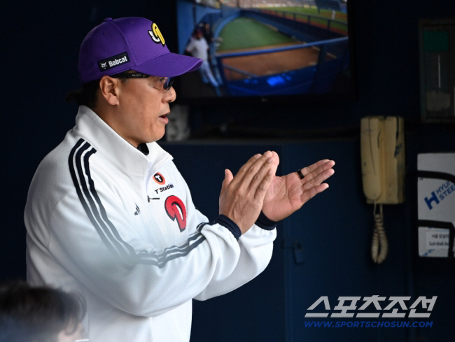 이승엽 전 감독, 요미우리 가을캠프 임시코치로 참가. "코치는 처음. 공…