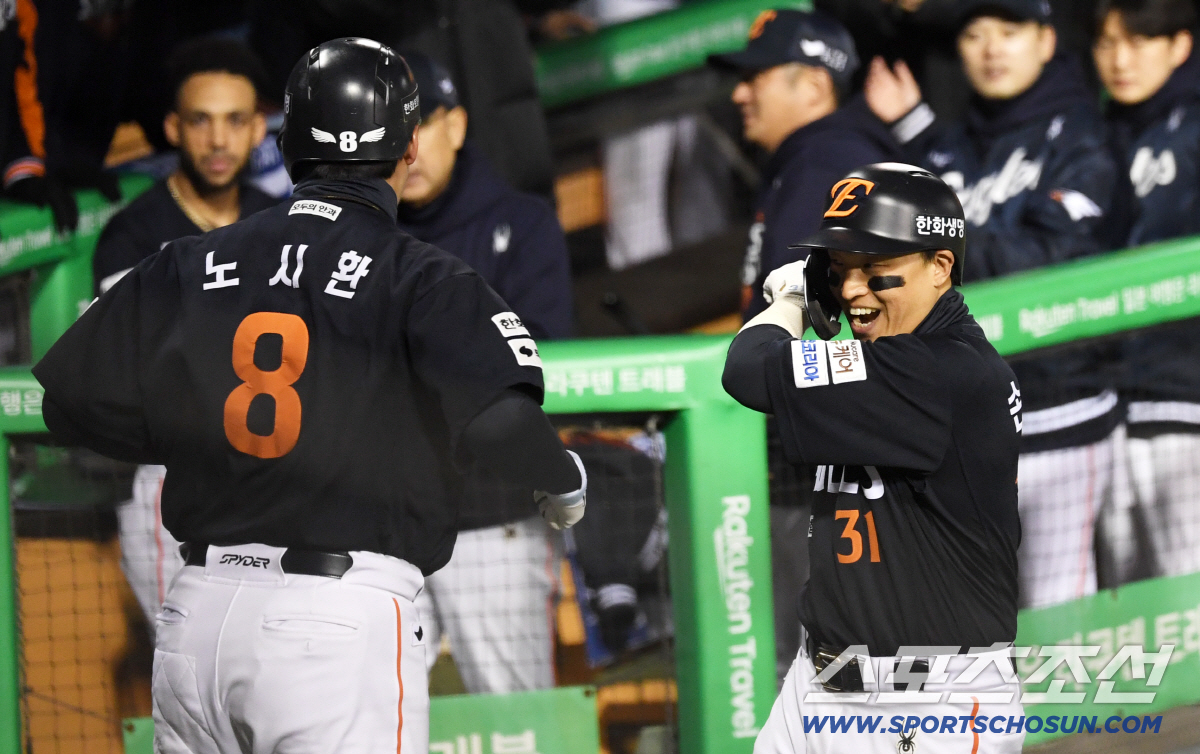 LG에 벽 느꼈나? 전혀! → 손아섭이 체감한 LG "정규시즌과 다를 것…