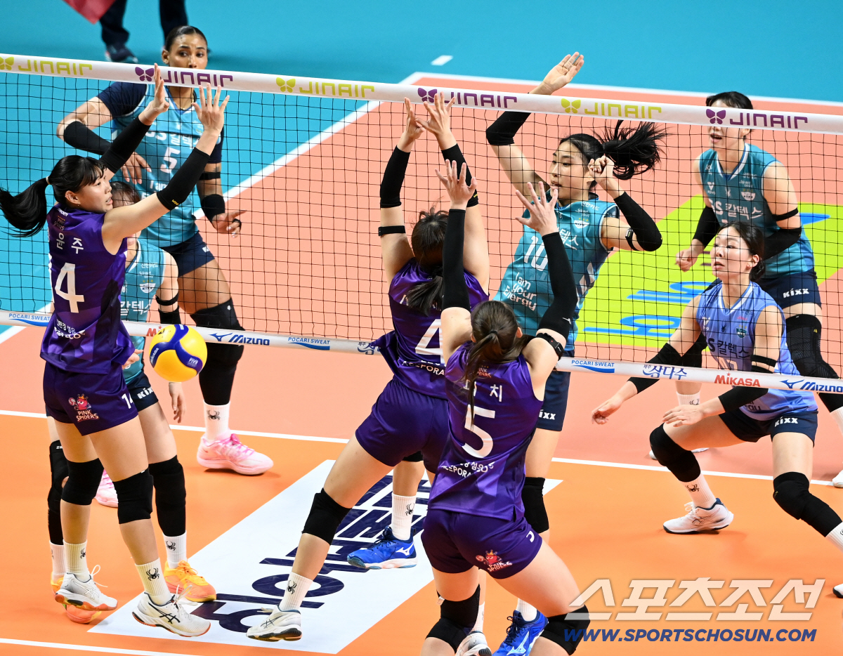 [포토] 최유림, 빈틈 노린 공격!