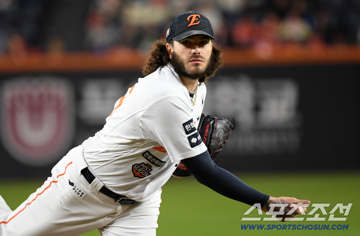 폰세 밥값은 했다! 4일 휴식도 문제 없었다→6이닝 QS…야속한 타선, …
