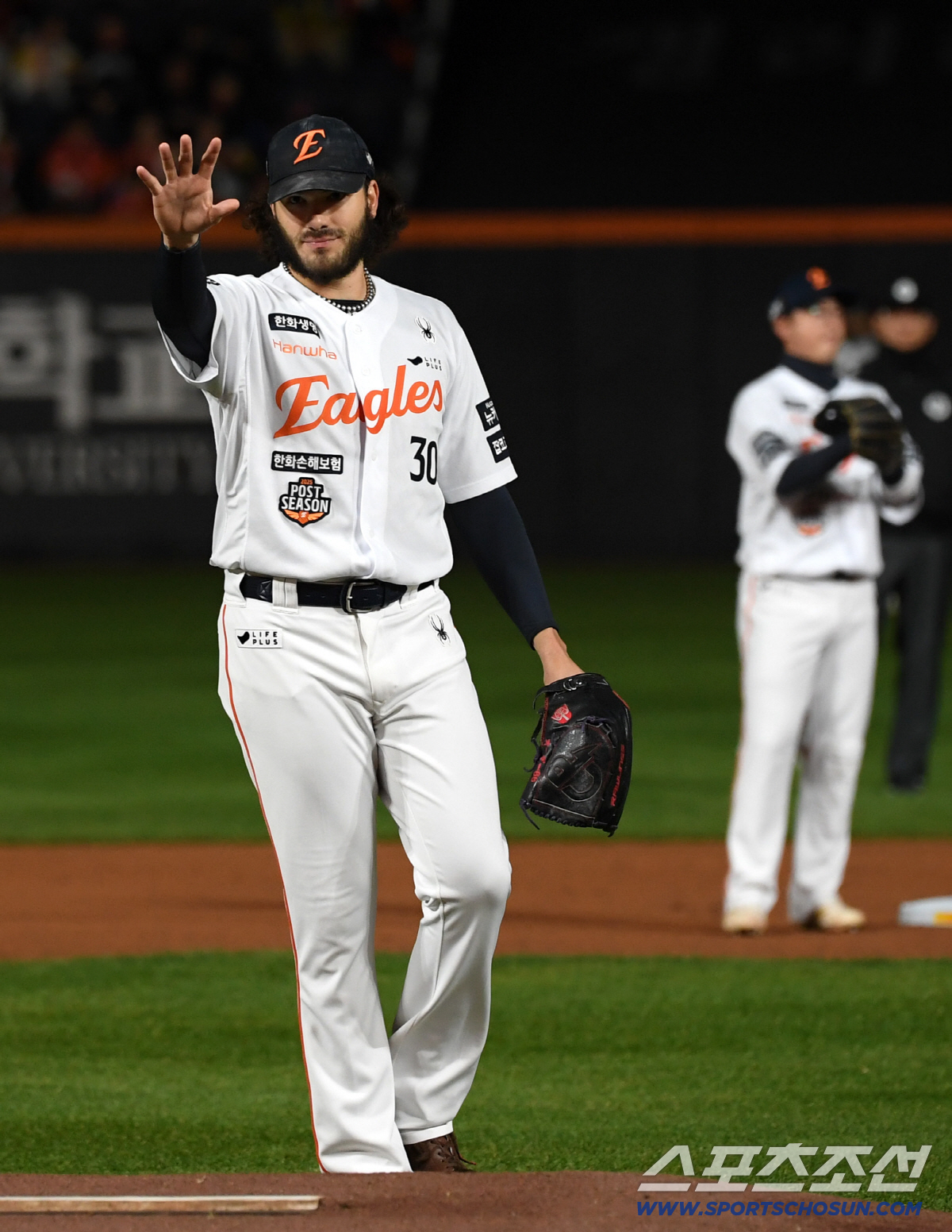 폰세 밥값은 했다! 4일 휴식도 문제 없었다→6이닝 QS…야속한 타선, …