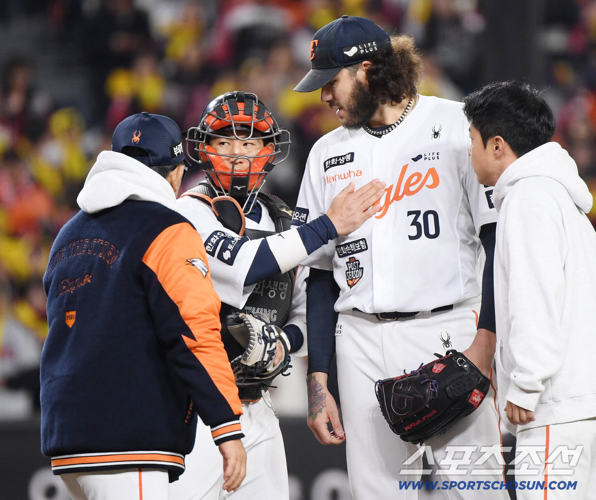 폰세 밥값은 했다! 4일 휴식도 문제 없었다→6이닝 QS…야속한 타선, …