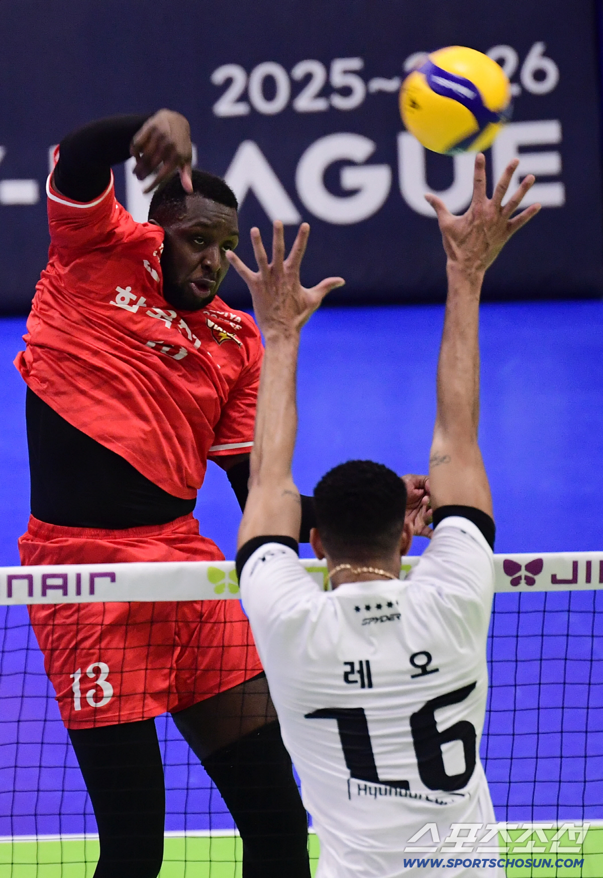 '초대형 악재' 주전 세터 병원행에도, 현대캐피탈 개막 3연승 질주…한국…