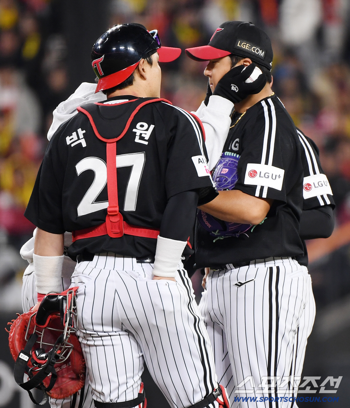 [포토] 김광삼 코치 '송승기 수고했다'