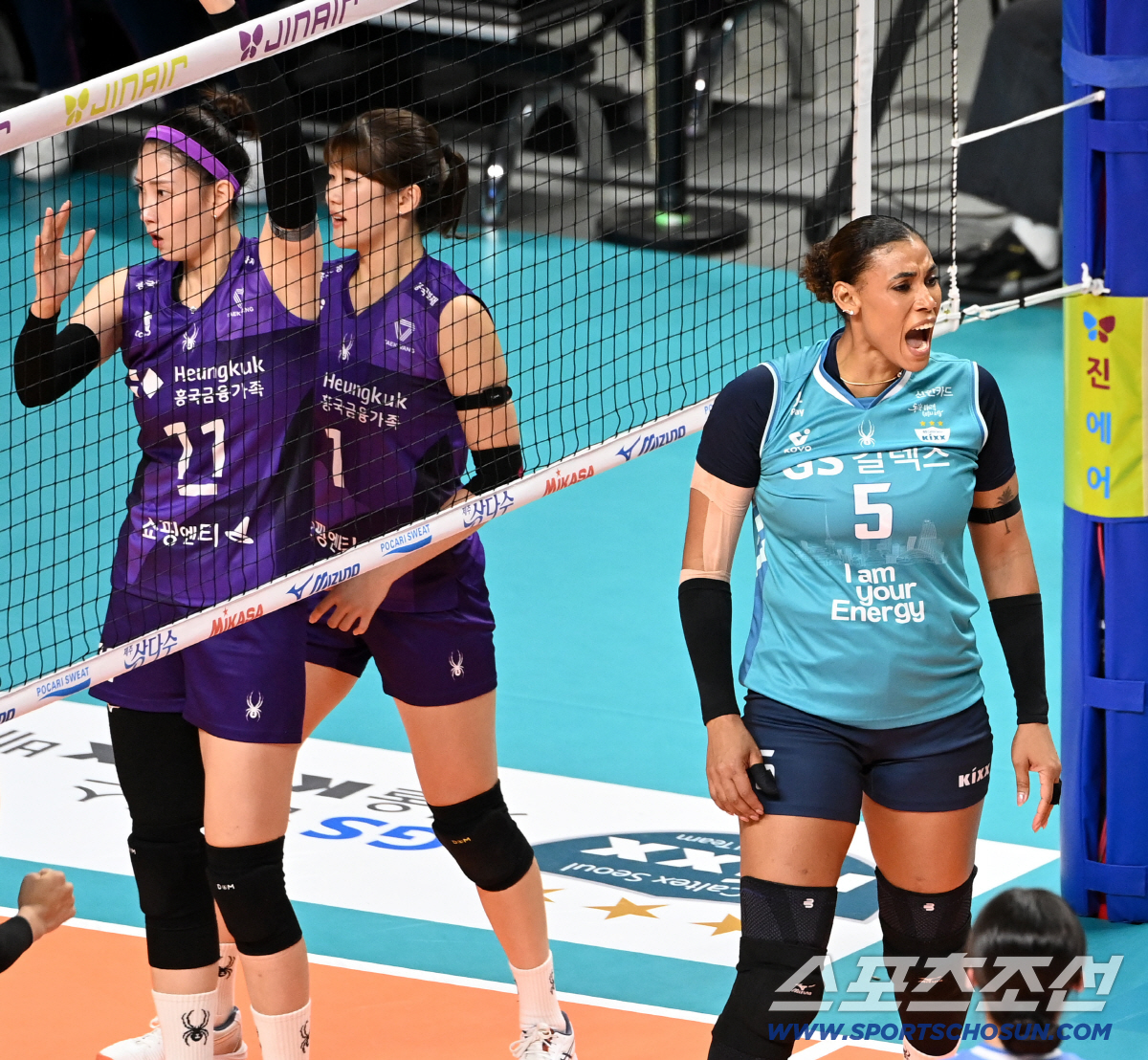 '생일 자축' 실바 40득점, 하지만 외롭지 않다! '돌풍' GS칼텍스 …