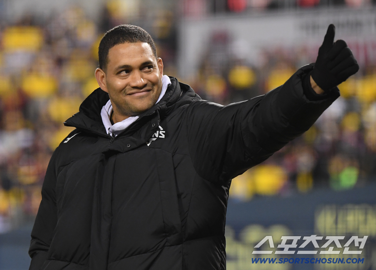 '담 극복' 치리노스 VS '기적 시작됐다' 와이스 격돌…대전? 잠실? …