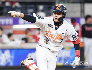 도루실패 50억 FA 역전 2루타로 한화에 1승 선사. 김서현 감격의 승리투수. 한화 분위기 바꿨다[KS3  리뷰]